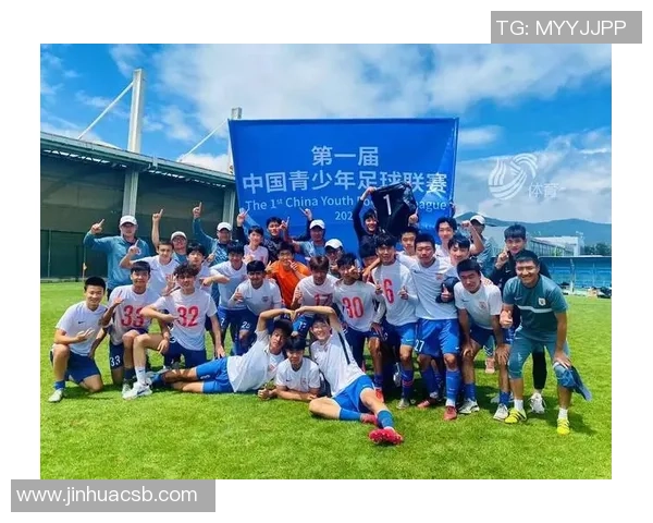 赛后复盘分析:北京足球队与成都足球队的竞技状态与表现对比 赛后复盘分析:北京足球队与成都足球队的竞技状态与表现对比