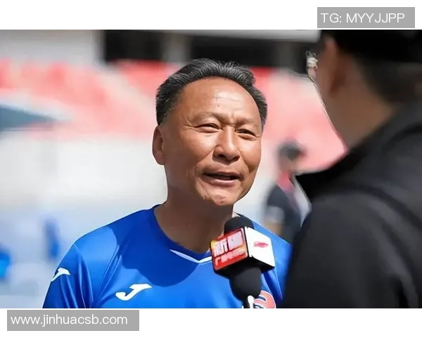 足球巨星化身老者展现独特魅力引发球迷热议 足球巨星化身老者展现独特魅力引发球迷热议