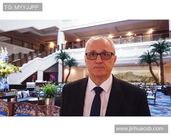 足球明星携手抗疫传递希望与力量激励全球球迷共克时艰 足球明星携手抗疫传递希望与力量激励全球球迷共克时艰