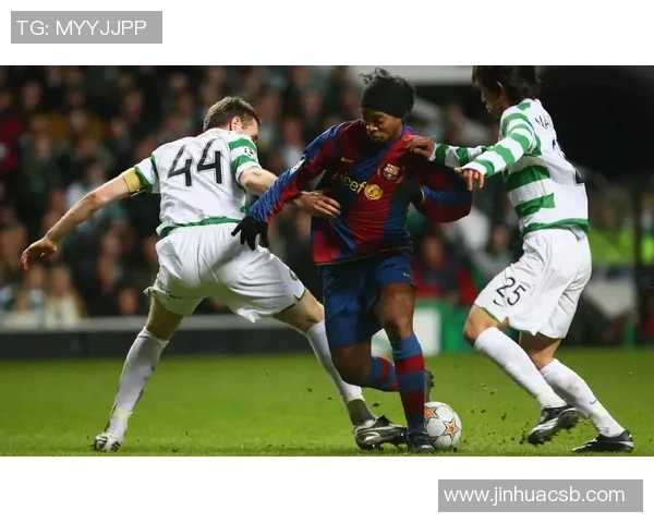 足球明星的独特招牌动作解析与精彩瞬间回顾 足球明星的独特招牌动作解析与精彩瞬间回顾